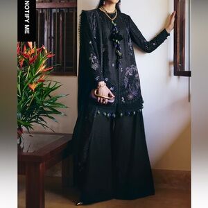 Brand new-Suffuse Black Lace 4-piece suit